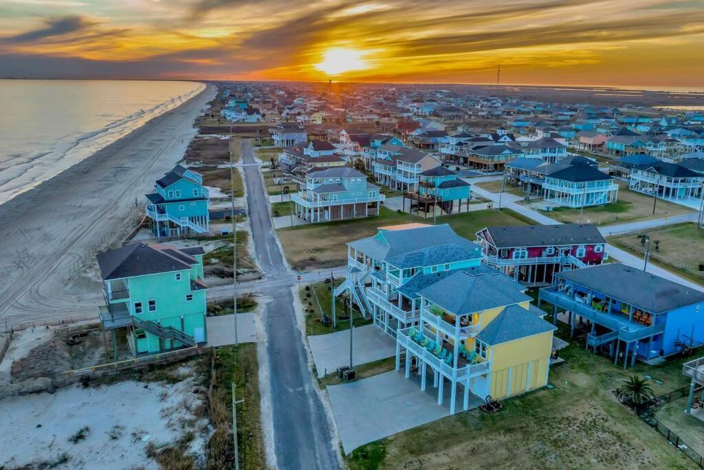 Beachfront*Spectacular View*4 Bd*Sleeps 14 Villa Bolivar Peninsula Bagian luar foto